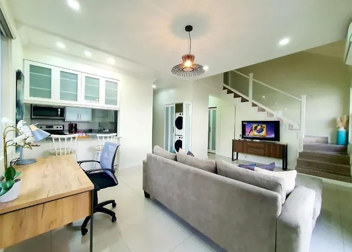 Choose To Be Happy At Ei8Ht - Super Studios And 1-Br Penthouse Apartment